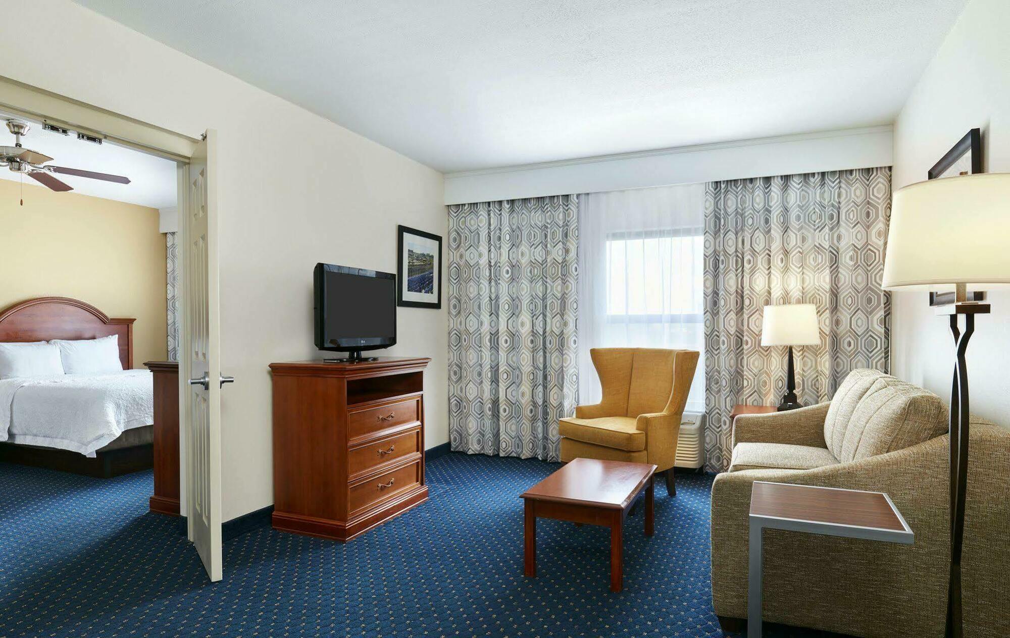 Hampton Inn & Suites Concord-Charlotte Eksteriør bilde